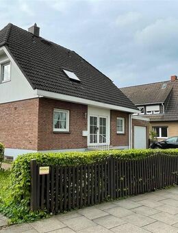 Großzügiges Einfamilienhaus mit Keller, Garage und Garten in grüner, zentraler Lage von Findorff! - Bremen