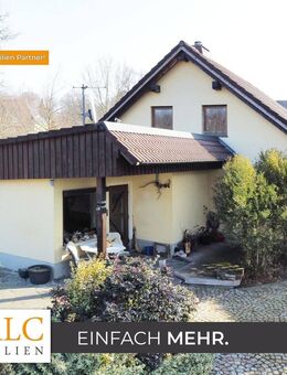 Wunderschönes Einfamilienhaus in Holzoptik mit Wintergarten, Terrassen, Garagen - Neukirchen (Pleiße)