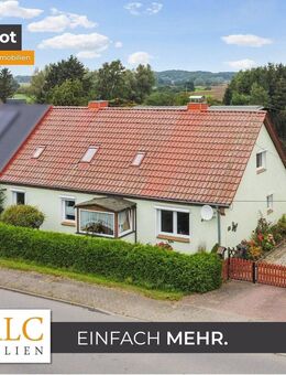 "Viel Platz zum Leben und Träumen - großzügiges Reihenendhaus mit Stallungen und Weitblick" - Bobitz