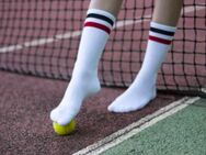 Tennis Spielerin (18) hat für dich Socken, Höschen, Nylons und mehr nach Wunsch! - Salzburg