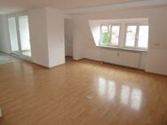 Helle 4-Zimmer-Wohnung mit Loggia in ruhiger Lage - nähe Zentrum Fürth - Fürth