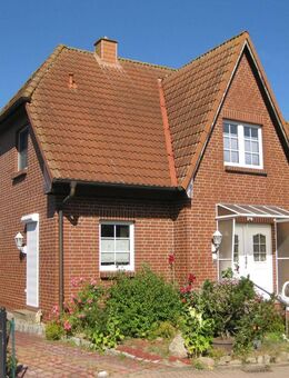 **Altefähr - LEBEN wo andere Urlaub machen** attraktiv, freistehendes EFH mit Terrasse, Carport in Feldrandlage - Altefähr