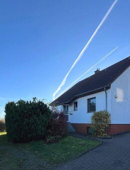 Der Klassiker! Baujahr 1990: 6 Zimmer auf 116 m², überdachte Terrasse, Carport - Dransfeld