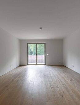 BRIGHT // Lichtdurchflutete 2-Zimmer-Wohnung mit Balkon - München