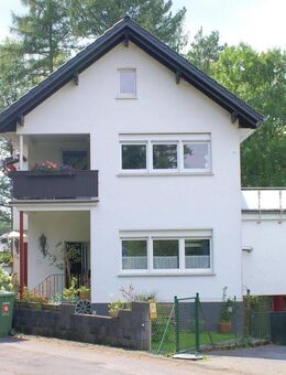 Freistehendes Einfamilienhaus mit Garage in zentrumsnaher Wohnlage von Ruppichteroth - Ruppichteroth