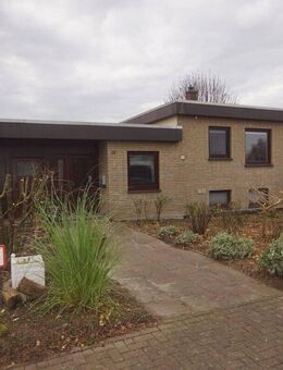Geestland-Langen// REH mit Split-Level-Bauweise, Garage und Garten in ruhiger Wohnlage - Langen (Landkreis Cuxhaven)