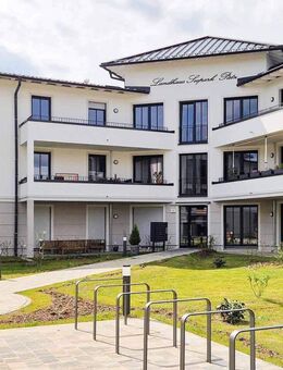 Barrierefreie 3-Zimmer-Wohnung mit Balkon und Aufzug, 200 m zur Badestelle in Bestensee - Bestensee