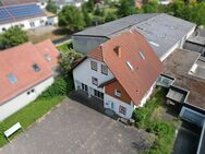 Einfamilienhaus mit Gewerbehalle und Garten auf 2.600 m² Grundstück in Borgentreich-Borgholz - Borgentreich (Orgelstadt)