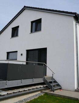 Hochwertige Doppelhaushälte - Buch (Erlbach)