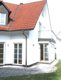 Großzügige und moderne Doppelhaushälfte in zentraler Lage - Moosburg (Isar)