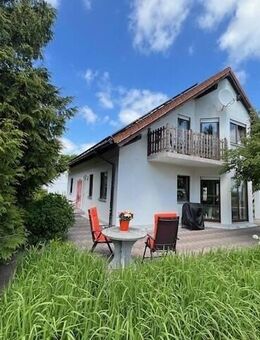 Hochwertiges Einfamilienhaus mit Erker und Balkon - Sundhagen