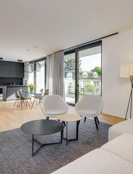 Hochwertige, stylish möblierte 2,5-Zimmer-Wohnung mit Süd-Ost-Balkon - München