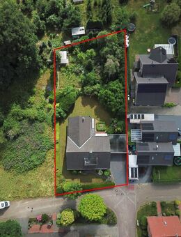 Freistehendes Wohnhaus mit großzügigem Garten und Ausbaureserve. - Uelsen