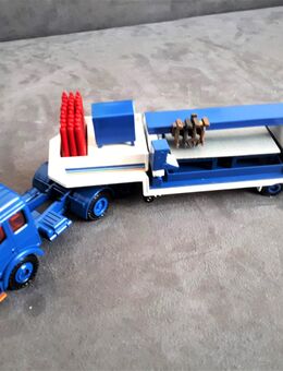 Conrad -Modellauto 1 50--Mercedes Benz Zugwagen mit Tieflader-- Messer Griesheim mit Brennschneidemachine - Meckenheim