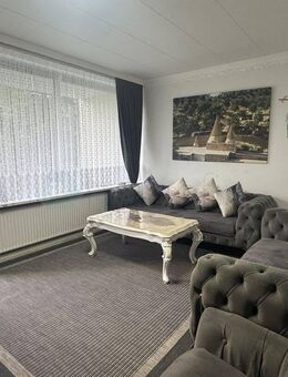 Großzügiges Wohnen im Erdgeschoss - 3,5 Zimmer mit Balkon & EBK - Bochum