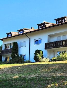Große 2 Zimmer-Dachgeschoss-Wohnung mit Balkon - Perlesreut