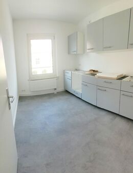 vollständig neu sanierte 3-Raum-Wohnung in Meuselwitz (1.OG frei) - Meuselwitz