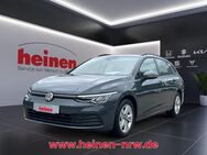 VW Golf Variant, 1.5 Golf VIII eTSI Life, Jahr 2022 - Essen