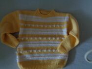 Gelb/weißer Kinderpullover mit interessantem Muster, Handarbeit, NEU - Hünxe