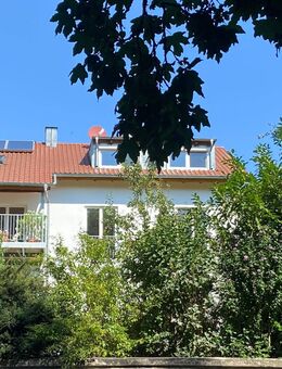 Einfamilienhaus in Top Lage mit großem Garten und Doppelgarage - freiwerdend - Donaustauf