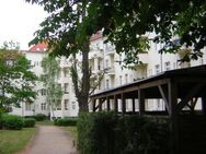 Bezugsfrei! Uninähe! Sonnige 2-Zi-Balkonwhg, Altbau, 2 gleichgr. Zimmer + große Küche - Berlin