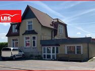 Kapitalanlage - Altbau-Villa mit 3 Reihenhäusern und einer Gewerbeeinheit - Bad Segeberg