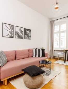 Helle 2-Zimmer-Altbau-Wohnung mit Wannenbad und EBK in Top Lage - Berlin