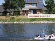 IMMOBERLIN.DE - Toplage & -technik! Exquisites energieeffizientes Architektenhaus mit Südgarten auf sehr schönem Wassergrundstück - Brandenburg (Havel)