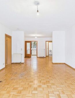 Lichtdurchflutete 3,5-Zimmerwohnung mit zwei Balkonen, Garage und Einbauküche in Saarbrücken-Güdingen - Saarbrücken