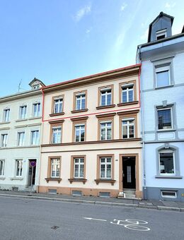 Wohnen im Herzen von Lörrach! 3-Zimmer-Wohnung im 2. Obergeschoss mit Dachausbaumöglichkeiten! - Lörrach