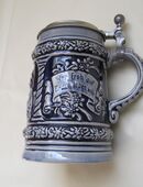Bierkrüge mit Zinndeckel in 53902