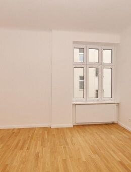 Erstbezug nach Sanierung: Schöne 1-Zimmer-Altbauwohnung - Innenhof - BEZUGSFERTIG & provisionsfrei - Berlin