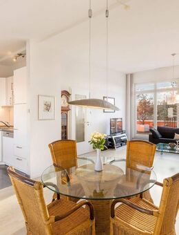 Lichterfüllte Penthouse-Wohnung mit großzügiger Dachterrasse in Würm-Nähe - Gauting