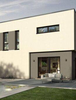 EIN GROSSES BAUHAUS AUF KLEINEM RAU - Brandis