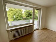 Provisionsfrei - sanierte zwei Zimmer Wohnung mit zwei Balkonen in sehr guter Lage - München
