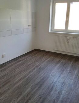 Niedliche 3-Zimmer-Wohnung mit Dusche // 1.OG Wohnung 2 - Wolfsburg