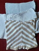 5 handgestrickte süße Vintage Baby Windelhosen aus den Anfang 1980er Jahren in 57572