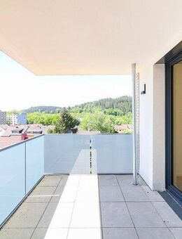 Lichtdurchflutete Wohlfühloase mit großem Balkon, Tageslichtbad & EBK - jetzt einziehen! *ERSTBEZUG* - Schwäbisch Gmünd