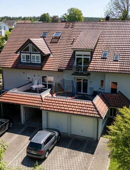 Wohlfühlen auf allen Ebenen - modernes Zweifamilienhaus mit Garten und flexibler Nutzung - Niedereschach