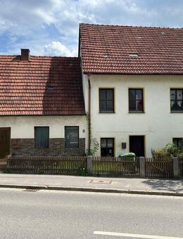 Zwei sanierungsbedürftige Einfamilienhäuser in zentraler Lage von Teublitz - Teublitz
