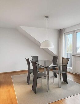 Attraktives Angebot: Großzügige Dachgeschosswohnung mit Balkon und 2 Stellplätzen - Grevenbroich