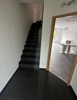 Wunderschönes renoviertes Reihenhaus in ruhiger Wohngegend. Ideal für kleine Familien - Hanau (Brüder-Grimm-Stadt)