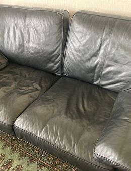 schwarze Ledercouch mit Hocker zu verkaufen - Berlin Steglitz-Zehlendorf