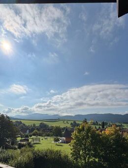 Licht, Raum, Ausblick - 5-Zimmer-Dachgeschosswohnung in Bad Kötzting - Bad Kötzting