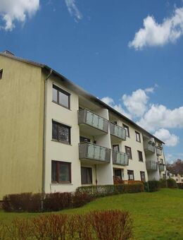 Käufer provisionsfrei. St. Magnus: 3-Zimmer-Wohnung mit Loggia - Bremen