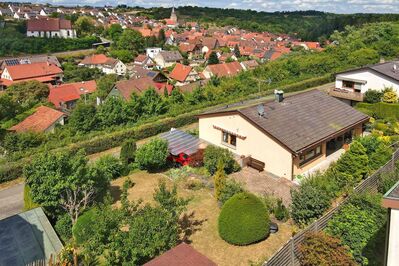 Freistehendes Einfamilienhaus mit Garage, Carport & Garten - Ruhige Lage, ab sofort frei!