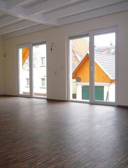 helle 3 Zimmer Loft Wohnung 90 m2 Großostheim mit großem Sonnenbalkon in "separaten" Haus - Großostheim