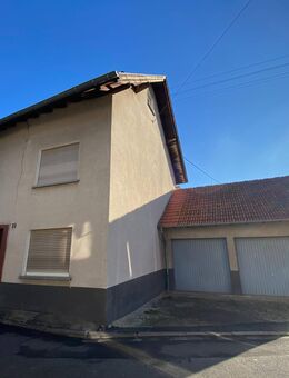 Ein-/Zweifamilienhaus/Generationenhaus mit Doppelgarage in zentraler Lage in Bad Sobernheim - Bad Sobernheim