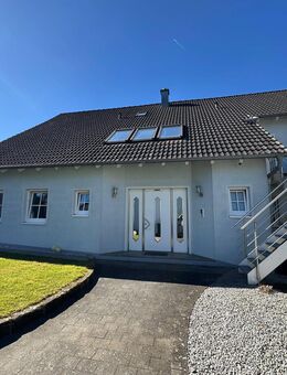 POOL gefällig ? Vielseitig nutzbares EINFAMILIENHAUS mit DOPPELGARAGE - Heroldsbach