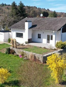 Gepflegter Bungalow mit herrlichem Garten und Doppelgarage in bevorzugter Lage von Breitenbrunn - Breitenbrunn (Regierungsbezirk Oberpfalz)